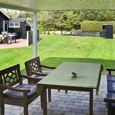 Dom wakacyjny Five-bedroom Holiday In Hadsund 2 Øster Hurup